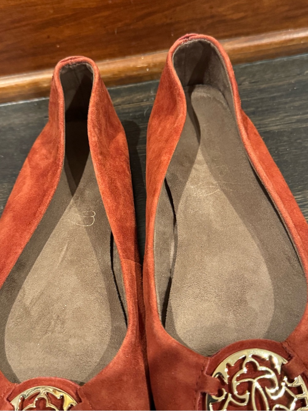 AEROSOLES Rust Suede Flats with Gold Emblem - Picture 3 of 9